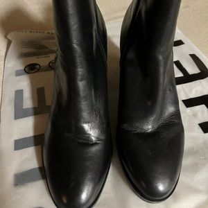 Women ankle boots black